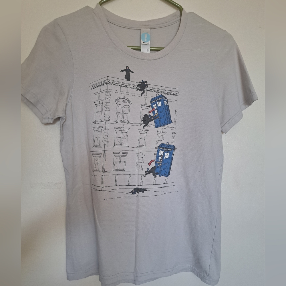 Women's T-shirt Fun Doctor Who Sherlock Tardis